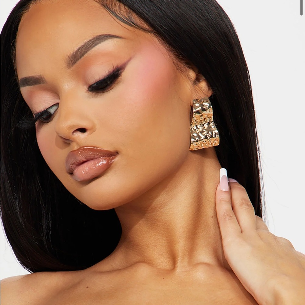 Utopia Earrings- Gold NEW 🏷️